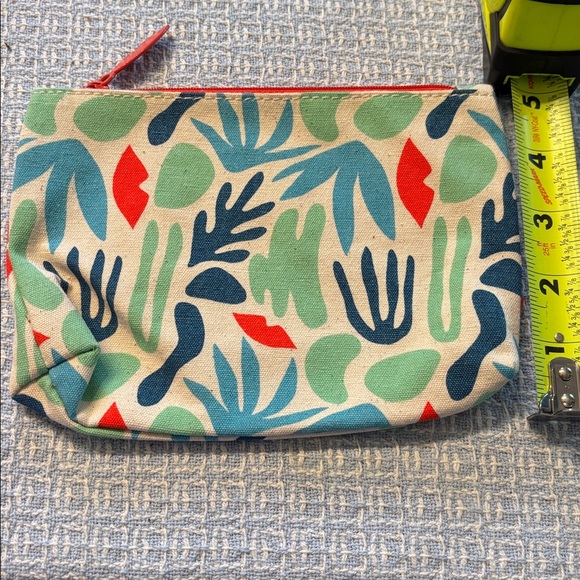 Ipsy Force of Nature Pouch with Red Interior - Picture 3 of 5